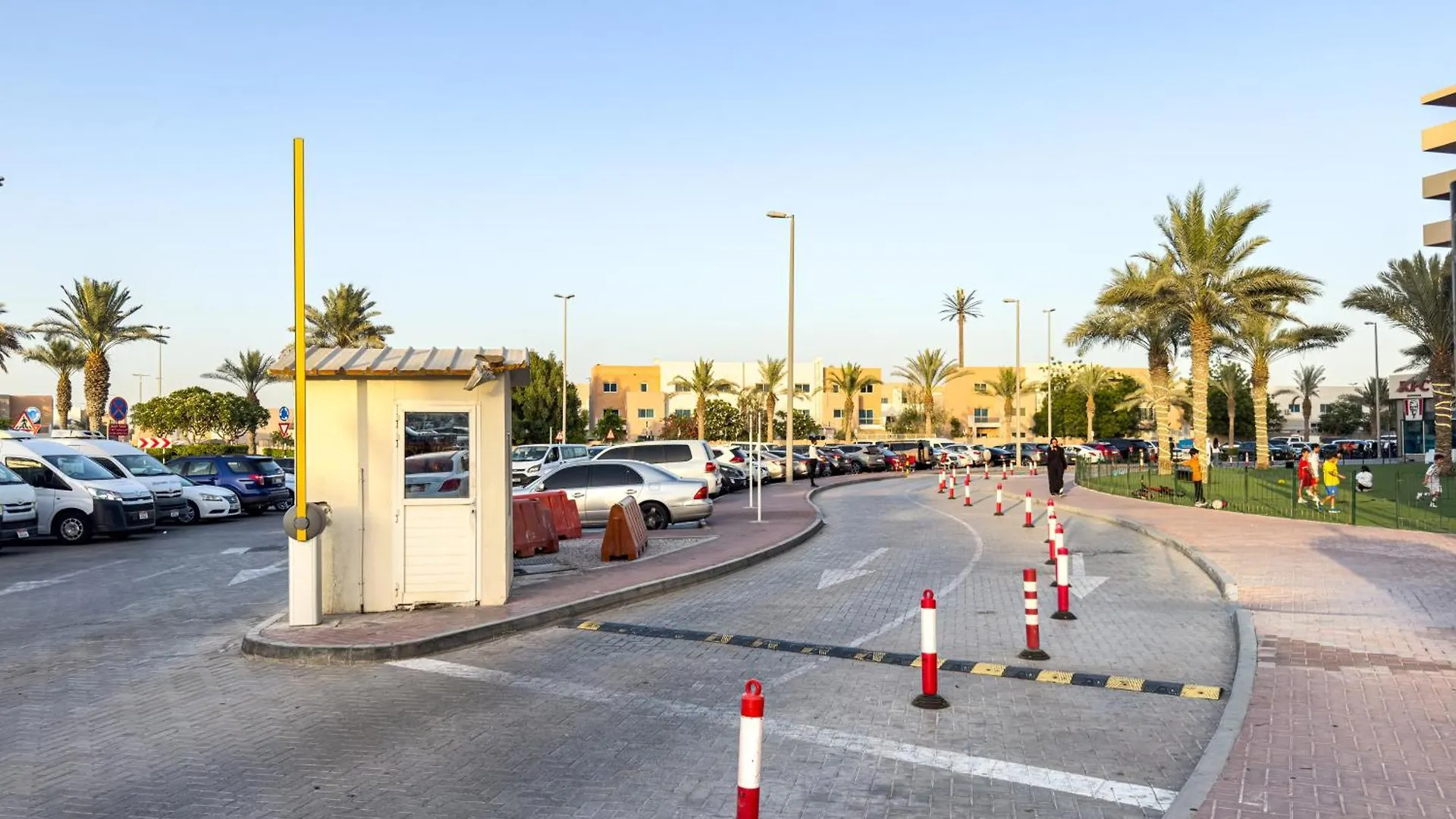 アパート Modern Oasis - Elegant Cave - Family Heaven - Designer'S Paradise - 10 Min Away From Abu Dhabi Airport, Yas Island, Formula 1, Ferrari World, Seaworld, Warner Bros World